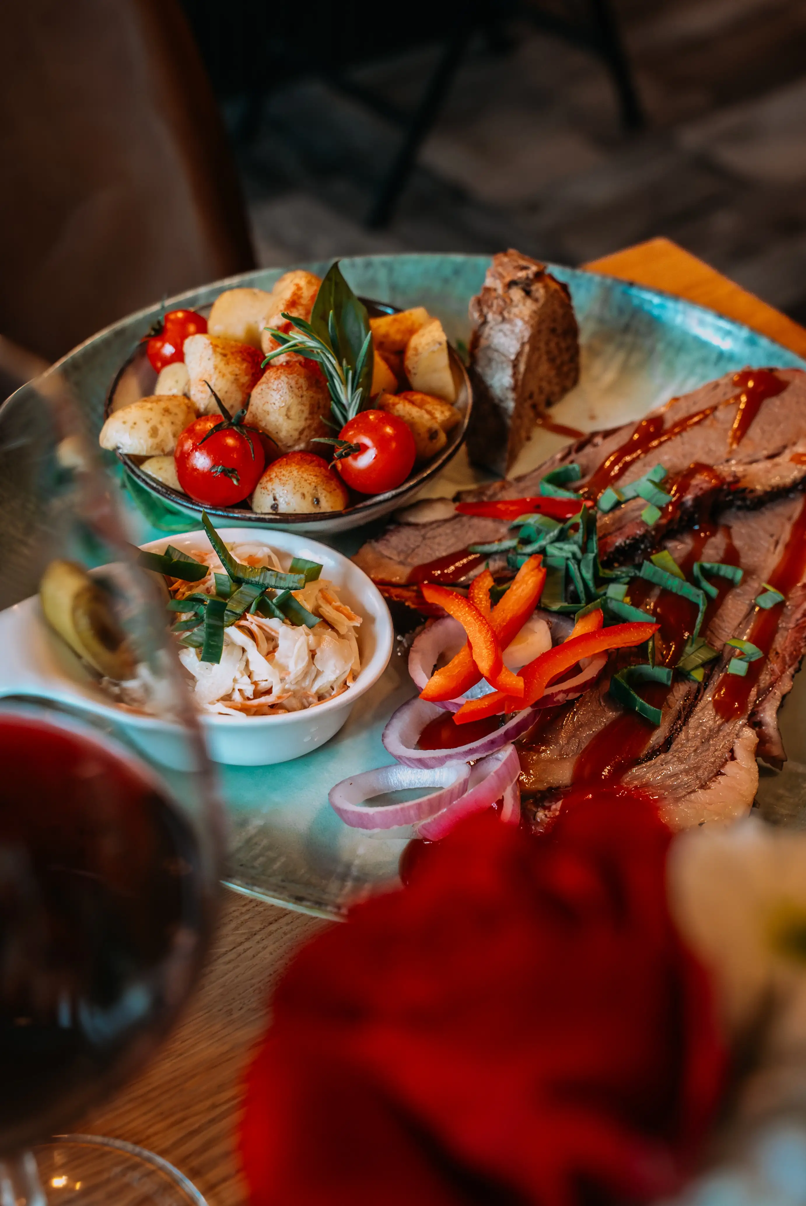 Bild eines spicy Burgers mit Guacamole